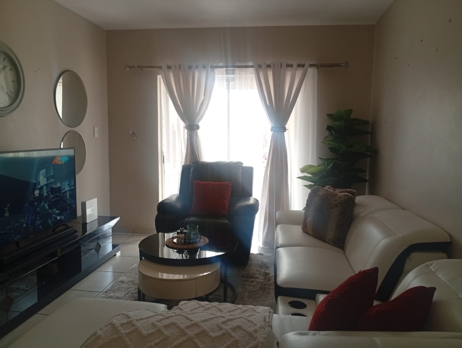 2 Bedroom Property for Sale in Waterval East North West